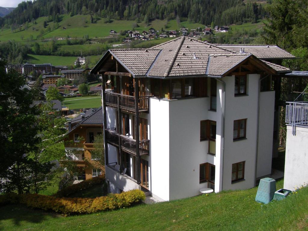 Апартаменти Haus Im Turm Бад-Кляйнкірхгайм Номер фото